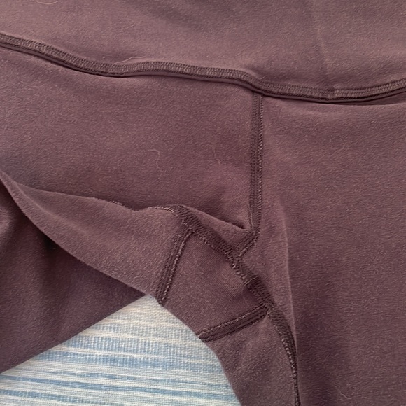 Lululemon wonder under ink blue cropped leggings - Picture 7 of 10
